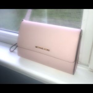 Like new pale pink Michael Korres purse